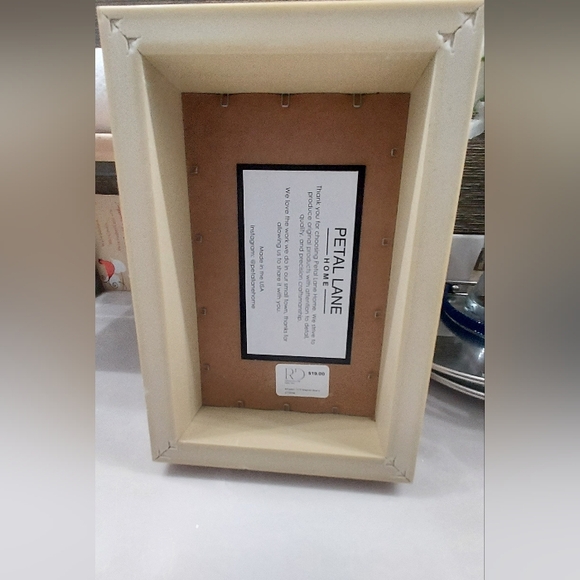 Cream Photo Frame - Picture 1 of 3